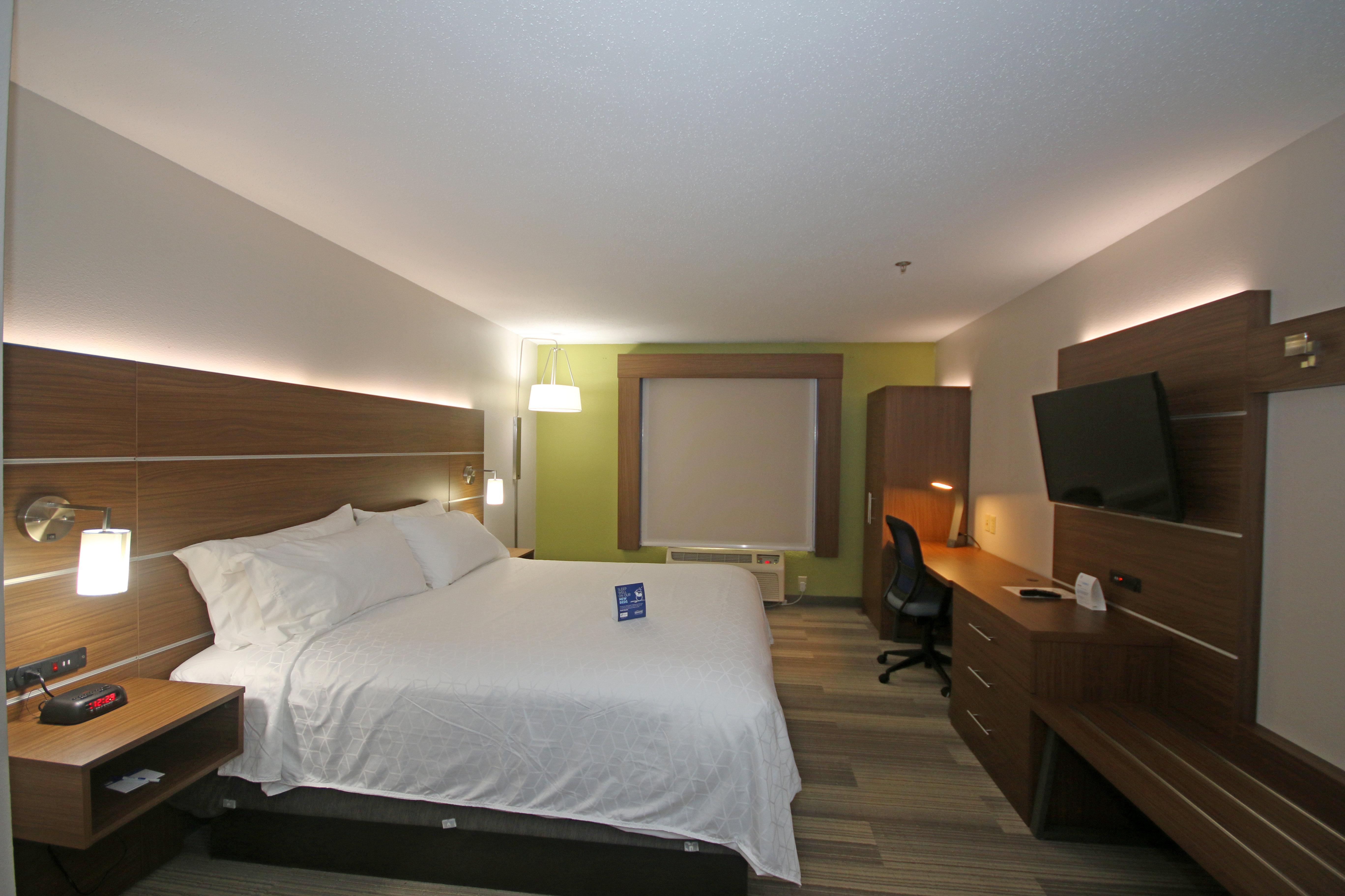 Holiday Inn Express Hotel & Suites Greensboro-East By Ihg Exteriör bild