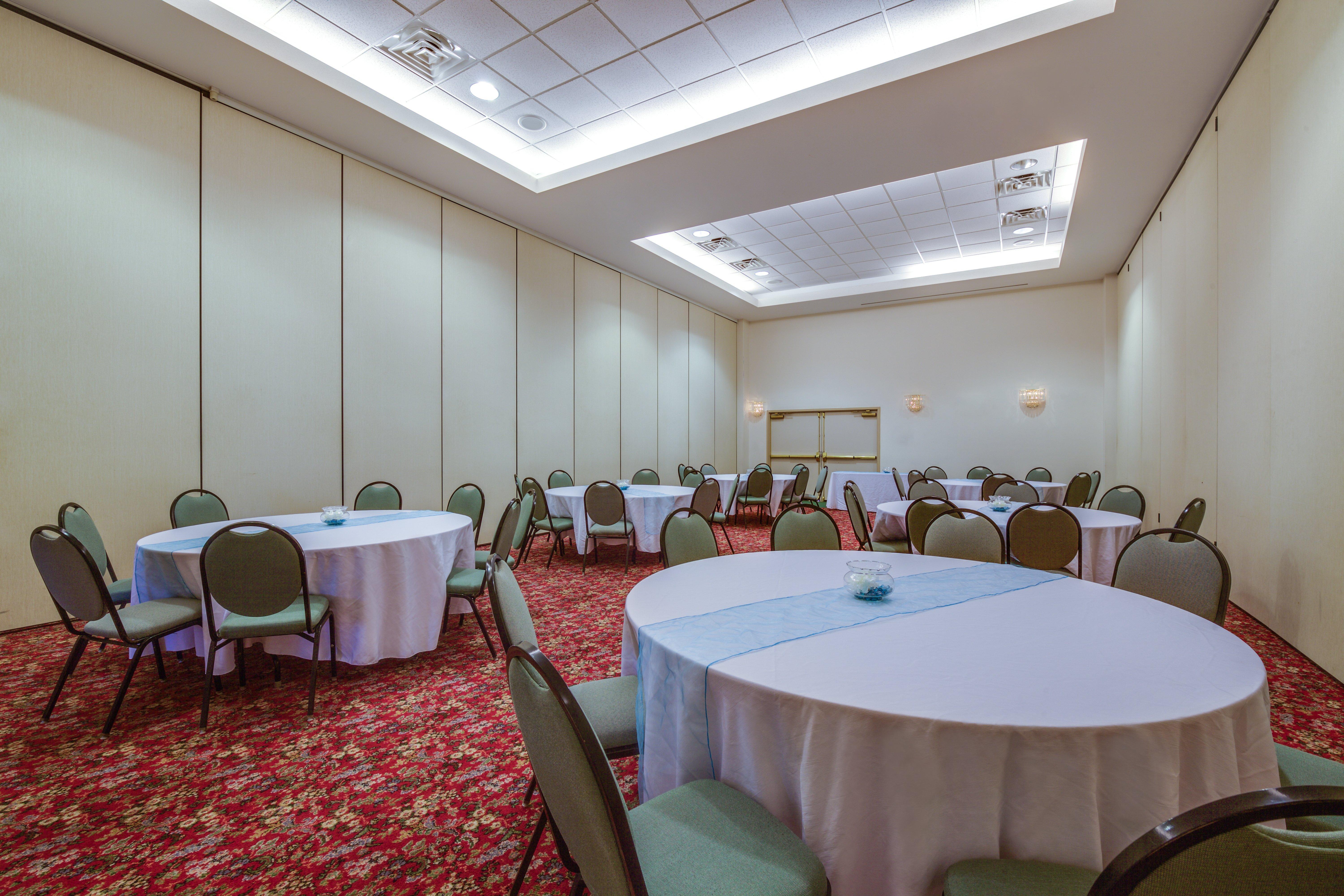 Holiday Inn Express Hotel & Suites Greensboro-East By Ihg Exteriör bild