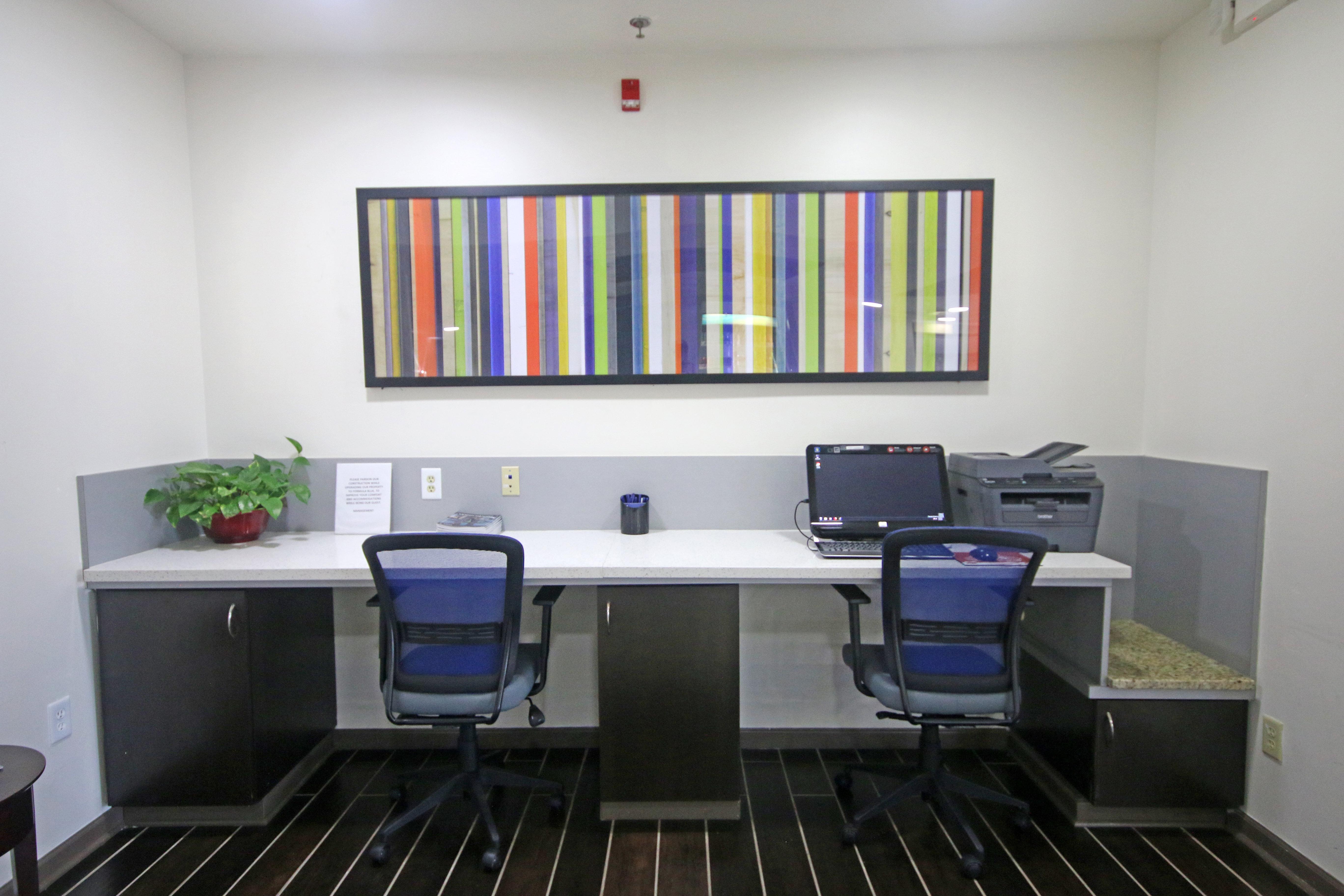 Holiday Inn Express Hotel & Suites Greensboro-East By Ihg Exteriör bild