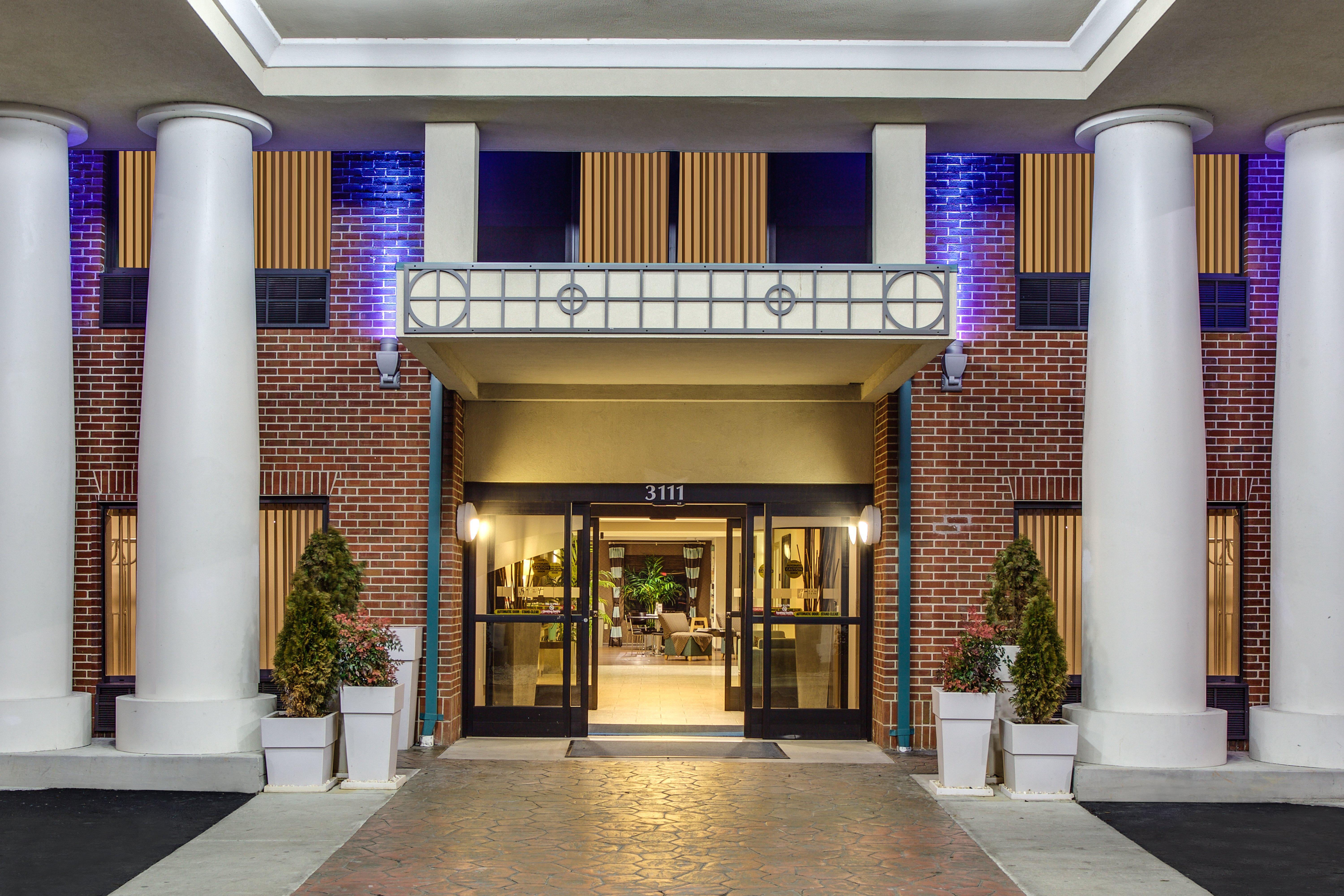 Holiday Inn Express Hotel & Suites Greensboro-East By Ihg Exteriör bild