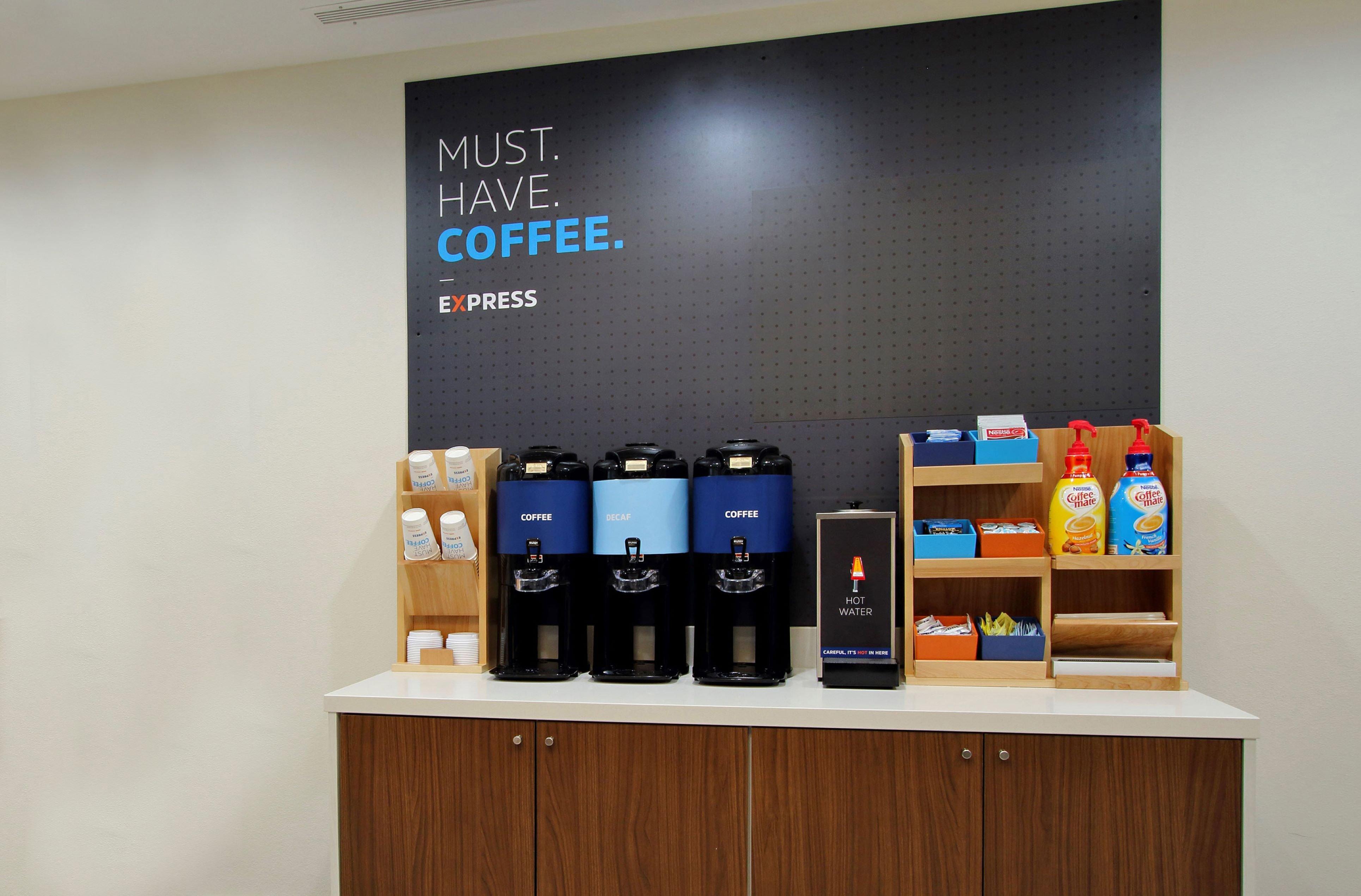 Holiday Inn Express Hotel & Suites Greensboro-East By Ihg Exteriör bild