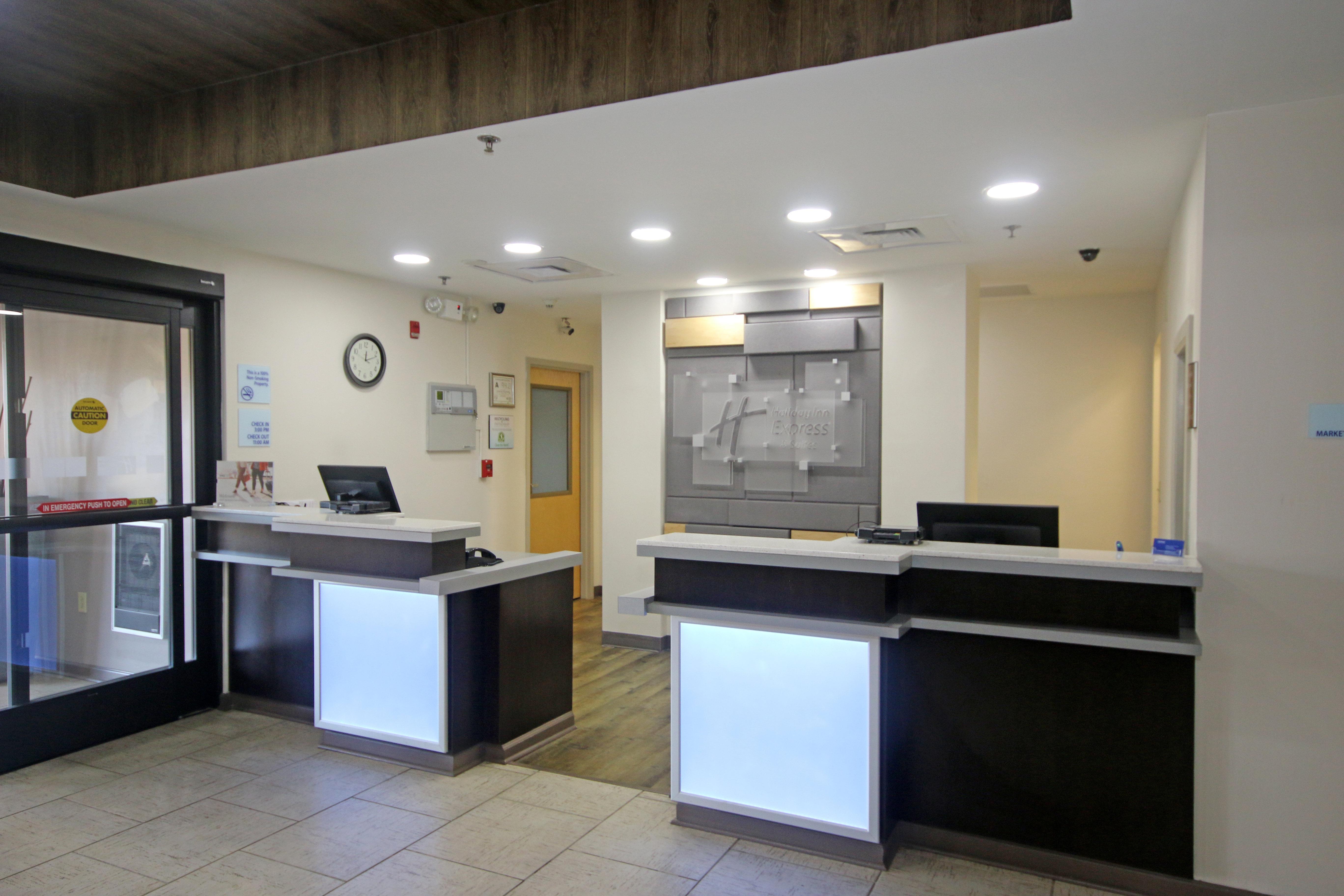 Holiday Inn Express Hotel & Suites Greensboro-East By Ihg Exteriör bild