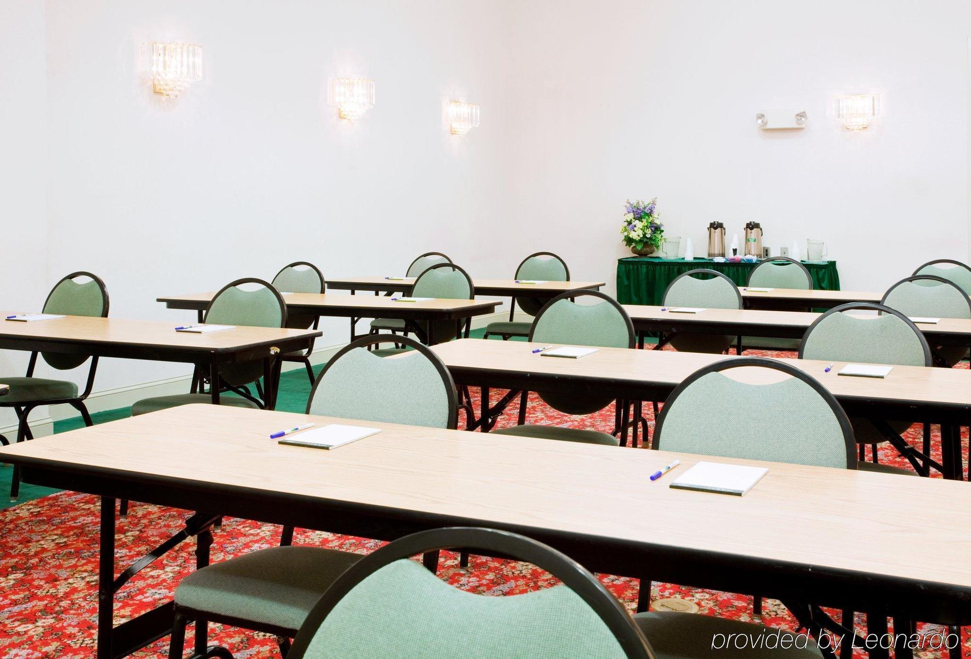 Holiday Inn Express Hotel & Suites Greensboro-East By Ihg Exteriör bild
