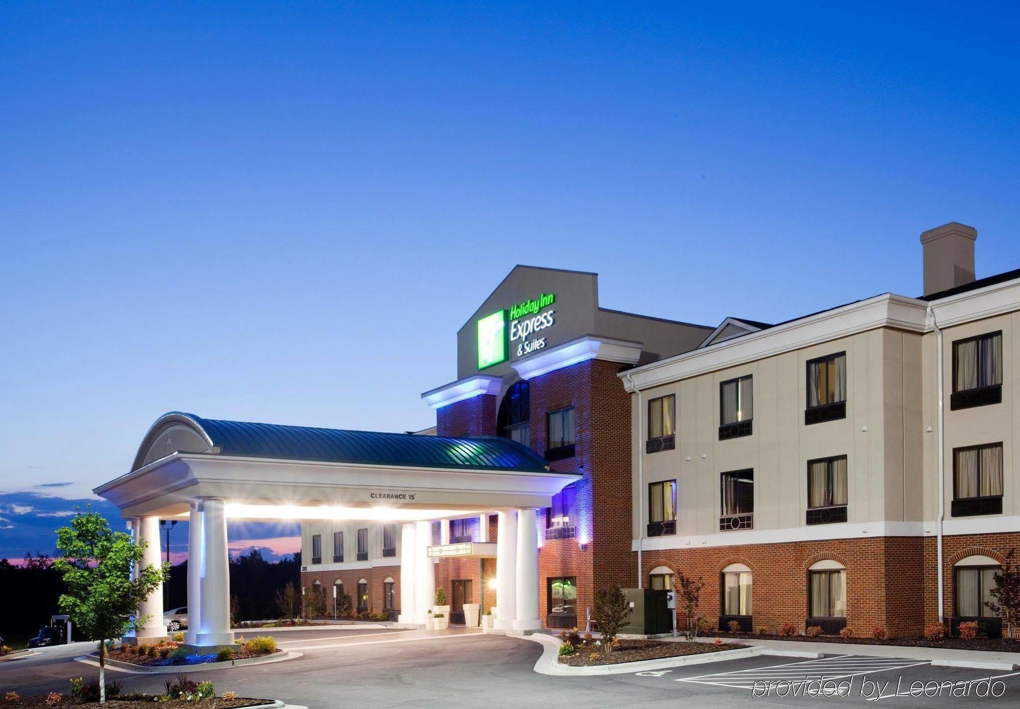 Holiday Inn Express Hotel & Suites Greensboro-East By Ihg Exteriör bild