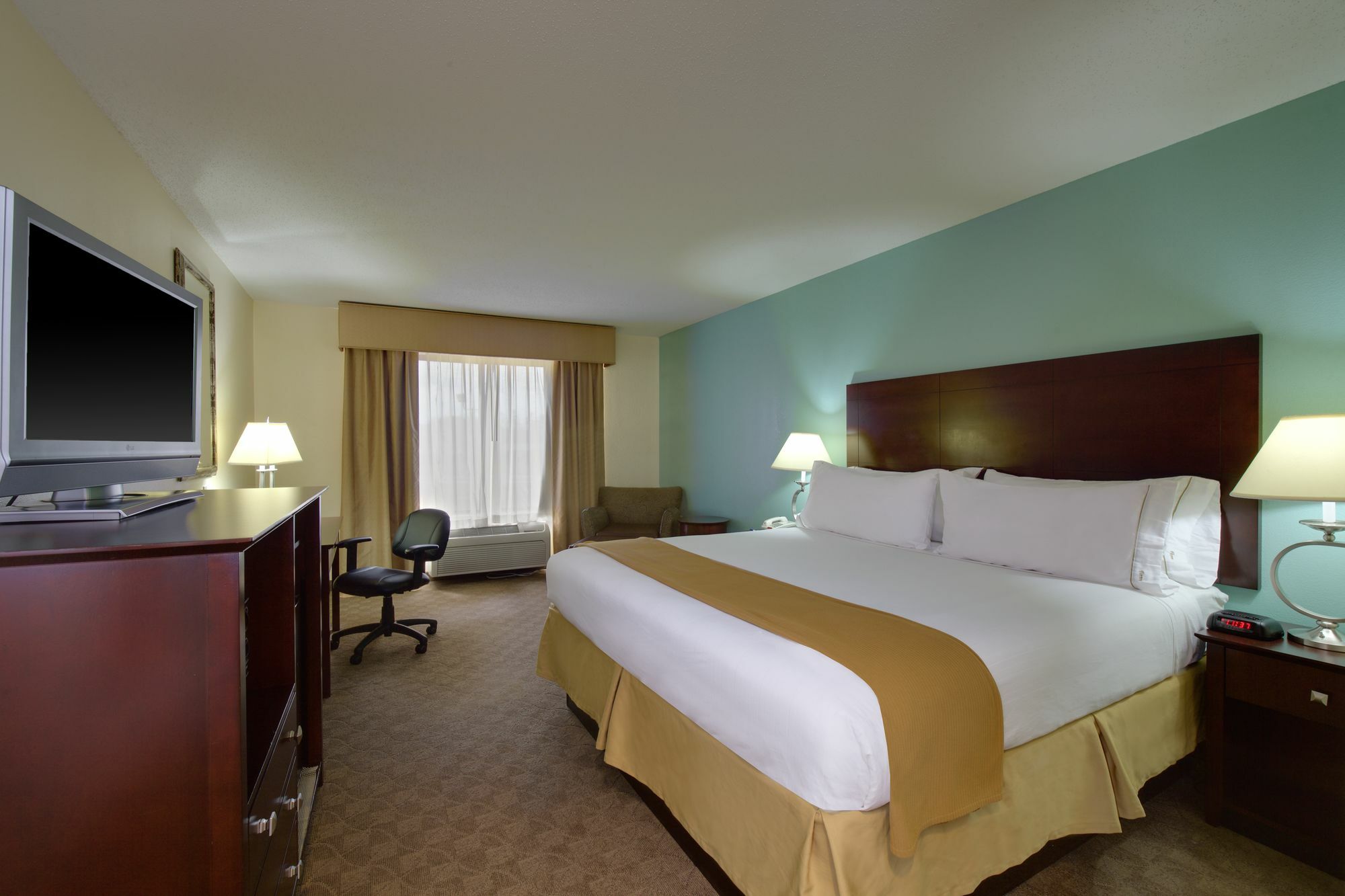 Holiday Inn Express Hotel & Suites Greensboro-East By Ihg Exteriör bild