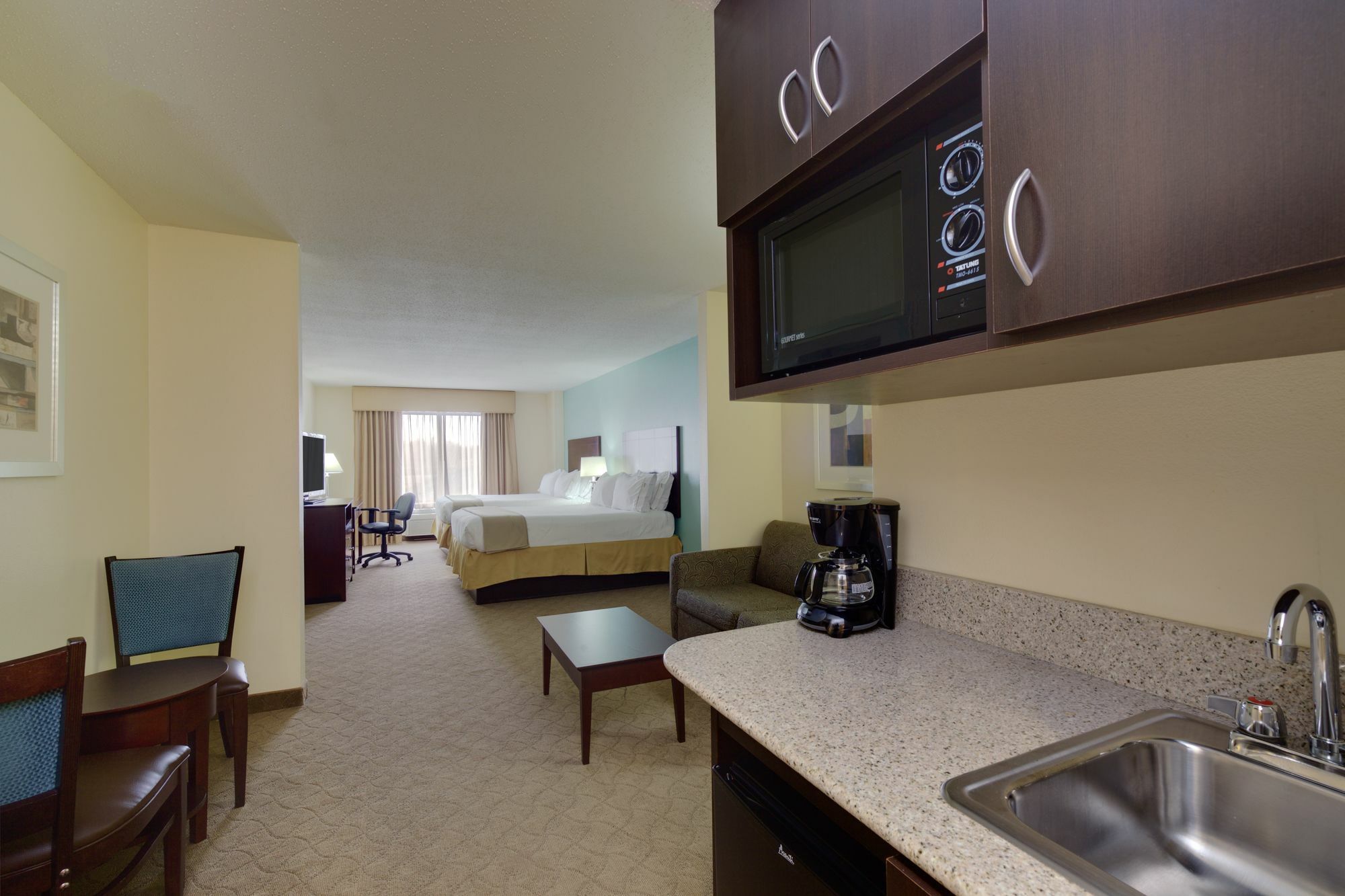 Holiday Inn Express Hotel & Suites Greensboro-East By Ihg Exteriör bild